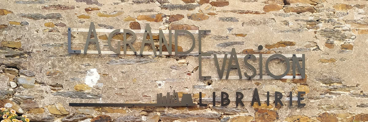 Découvrez le village de La Gacilly: librairie La Grande Évasion