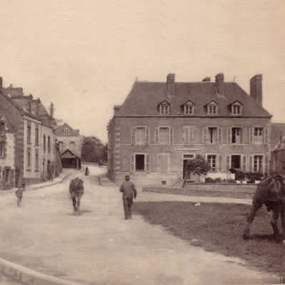 Les halles de 1993 à La Gacilly