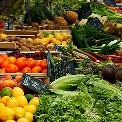 Le marché du samedi à La Gacilly